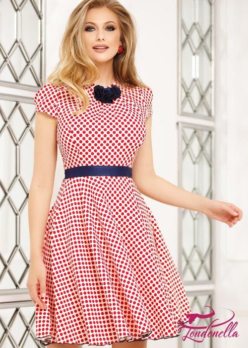 Feel girly with this dress cut closed print red polka dots