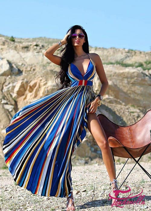Amazing striped dress in summer colors