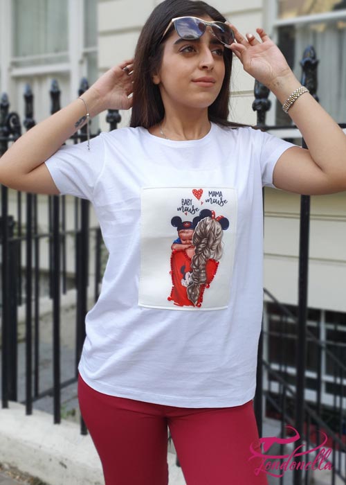 Trendy white T-shirt with trendy print